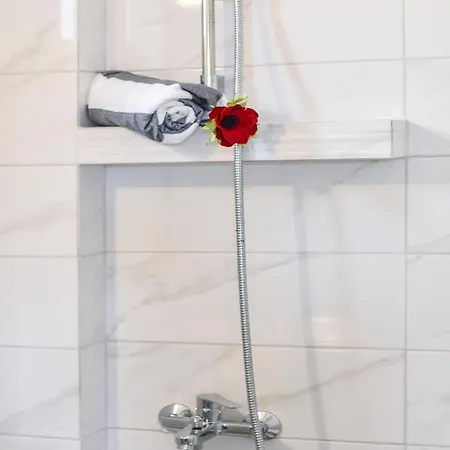 House Stelitsa فندق سارتي